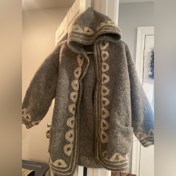 Handmade Wool - Picture 1 of 2